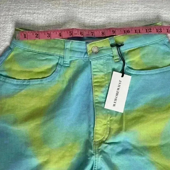 We Wore What Flare Bell Shorts, Stretch Twill Denim in Zvi Tie Tye. Size 27. NWT - Picture 13 of 15